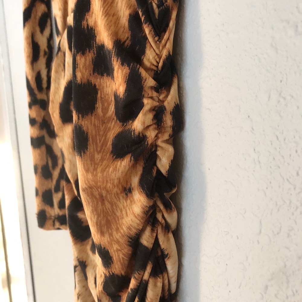 Leopard Dress 🐆 - Picture 8 of 8